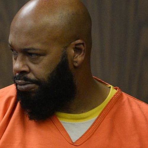 Suge Knight, бывший глава Death Row Records, останется под стражей до марта.