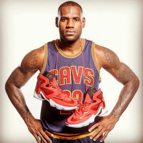 LeBron James читает трек Public Enemy в новой рекламе Samsung