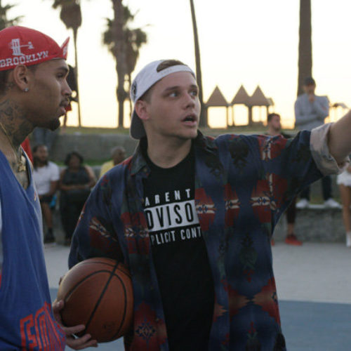 Cal Scruby и Chris Brown в новом видео вспоминают фильм «Белые не умеют прыгать»