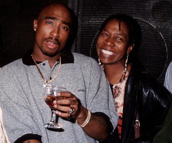 Tupac-and-his-mom-Afeni