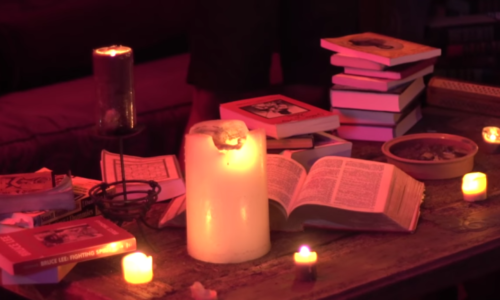 «Следуй за своим сердцем», — говорит Hotboi в своём новом видео  «The Oracle»