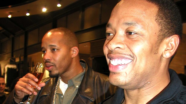 BEVERLY HILLS, CA - JANUARY 13: Actors/rappers Warren G. (L) and Dr. Dre pose at the Nike and Universal Music present Nelly and St. Lunatics American Music Awards Party Co-sponsored by Remy at the Nike store on January 13, 2003 in Beverly Hills, California. (Photo by Getty Images)