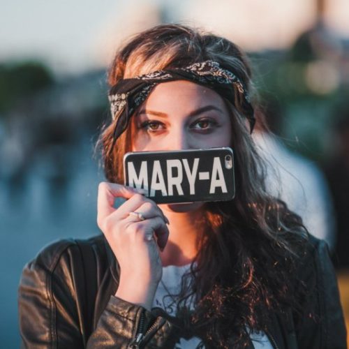 Соул-певица MARY-A выпустила дебютный альбом и представила видео на заглавный трек
