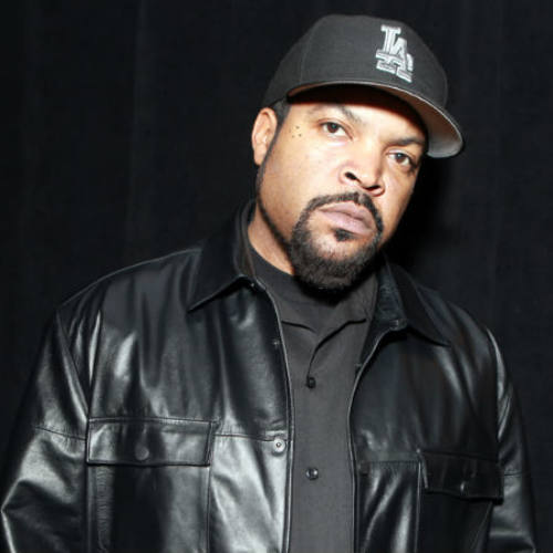 Ice Cube подписал контракт с Interscope Records и уже готовит релиз