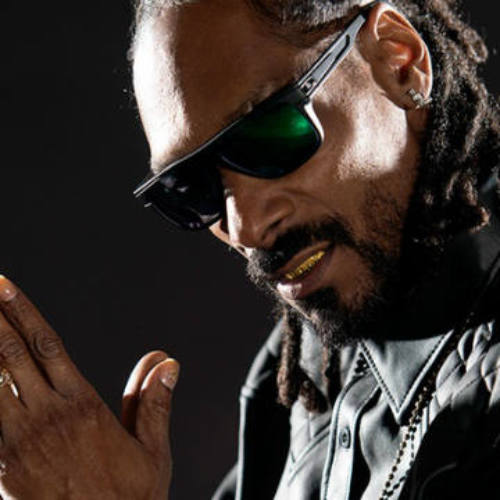 Snoop Dogg — «Revolution» (feat. October London)