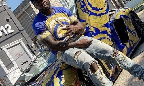 50 Cent похвастался новым авто Versace Lamborghini и соответствующим прикидом