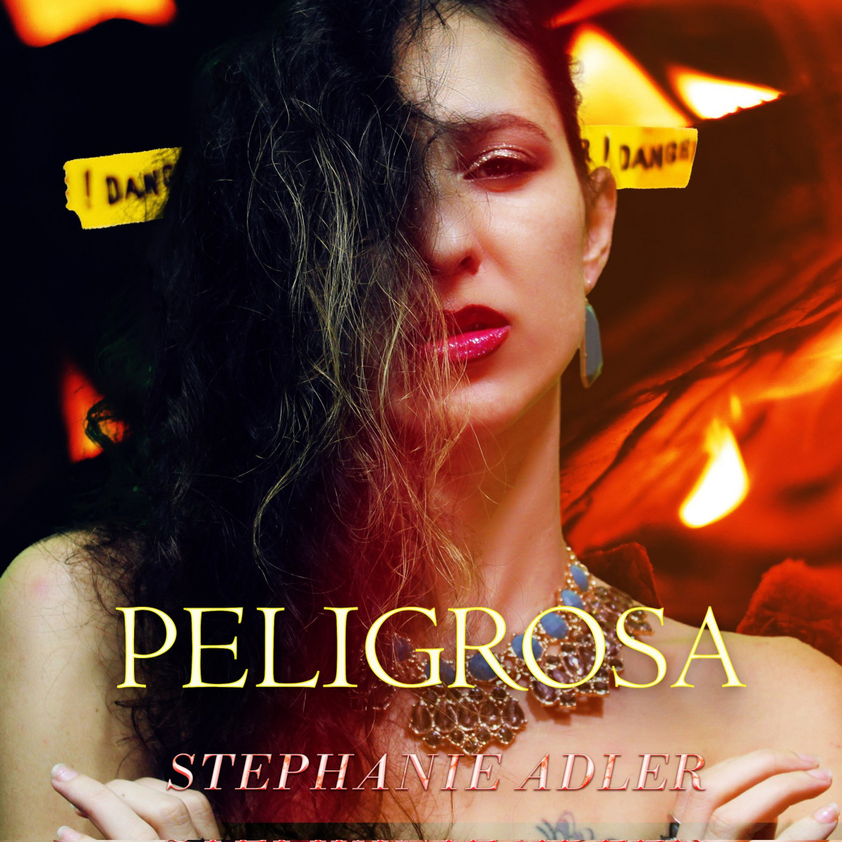 Stephanie Adler — «Peligrosa»