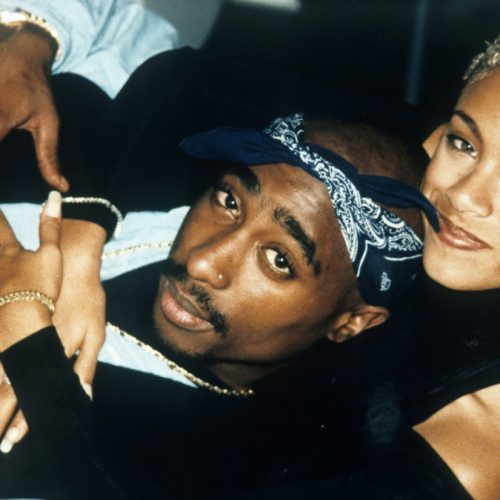 Могут ли быть отношения интимными, но при этом без секса? 2Pac доказал, что да