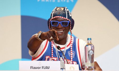 Flavor Flav будет факелоносцем Олимпийских Игр 2028 года